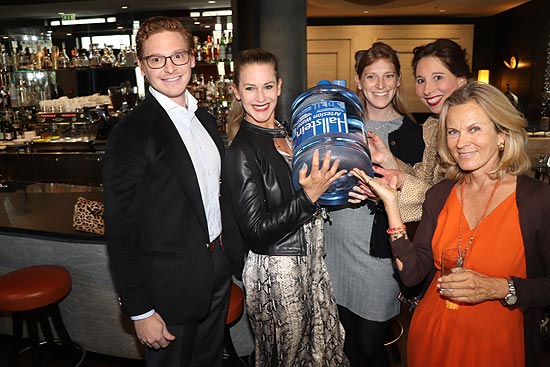 Philipp Muhr (Hallstein), Christine Walker, Stephanie Muhr, Lola Paltinger, Andrea L’Arronge @ Hallstein-Lunch in Sophia's Restaurant & Bar in München (©Foto: Martin Schmitz)